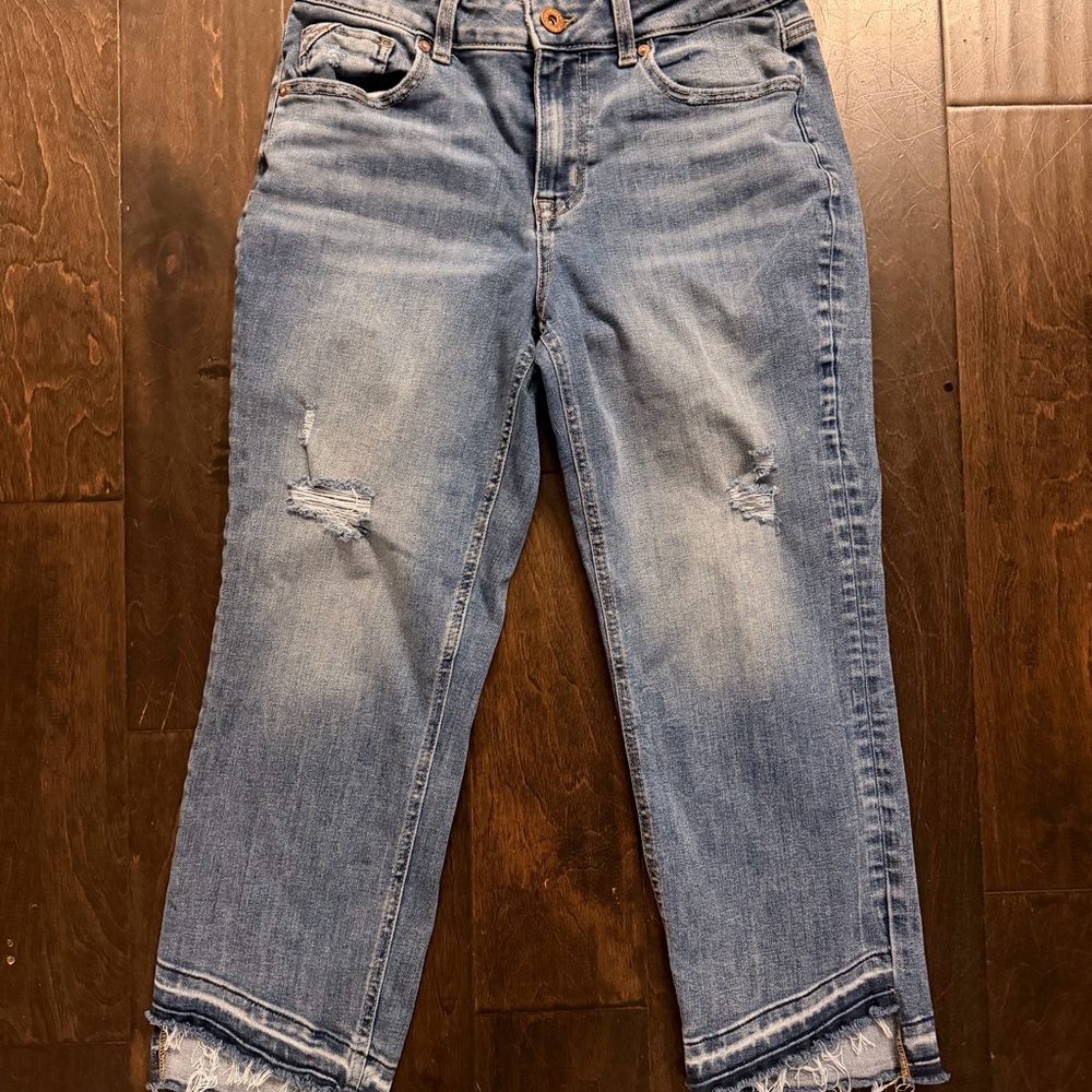 Edgely Light Blue Raw Hem Distressed Cropped Jeans 8